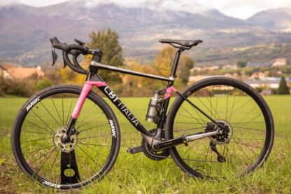 Vélo CBT axes traversants équipé d'un kit d'électrification roue arrière ANNAD
